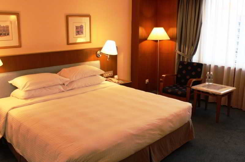 Royal 4*