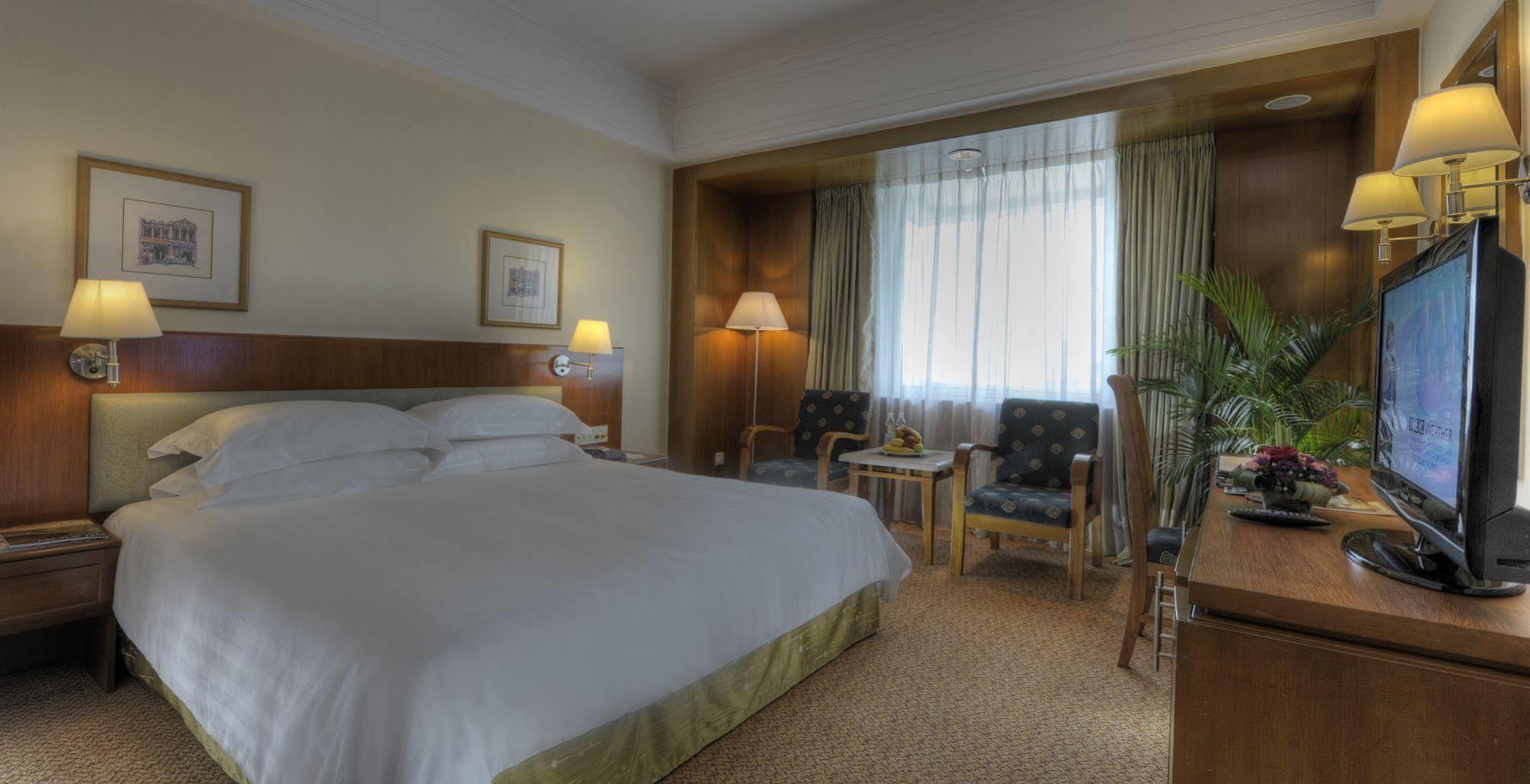 Royal Hotel